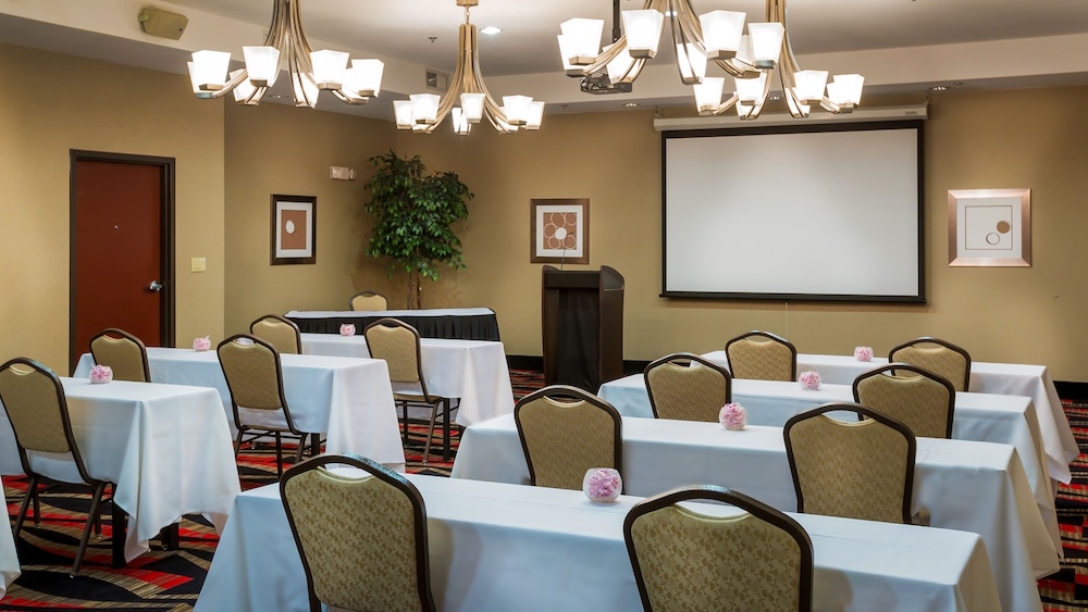 Holiday Inn Oklahoma City Airport 66/81