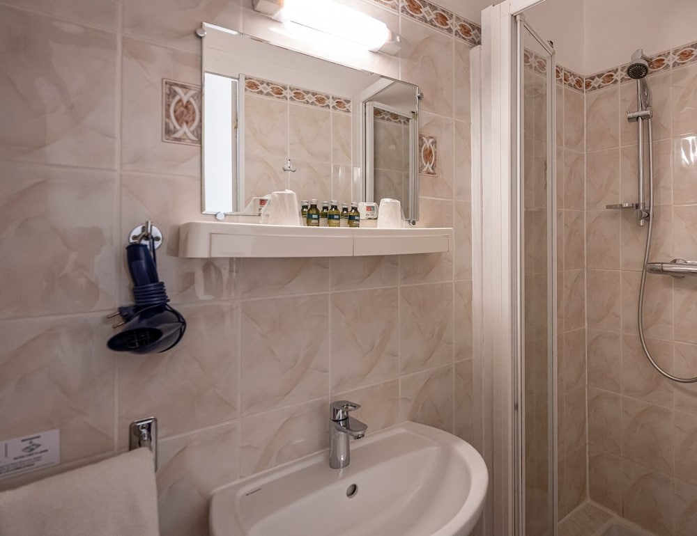 Hotel Central Montargis 48/50