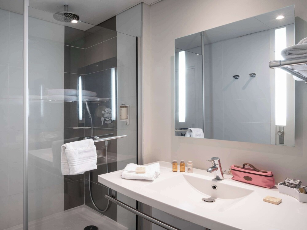 غرفة بريفيليج بسرير كينج، Mercure Lille Aeroport 7/9