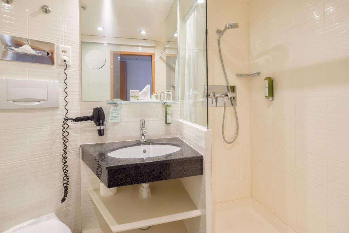 غرفة قياسية مفردة، Hotel Adler Zurich 7/7