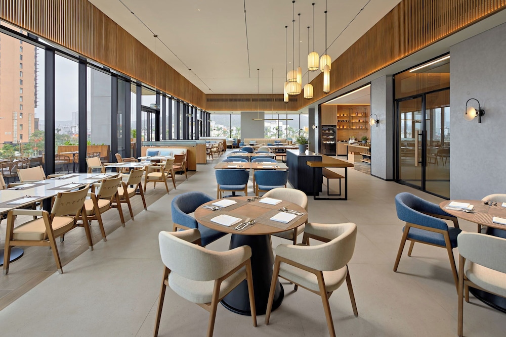 Hyatt Place Ha Long Bay, Bai Chay 34/50
