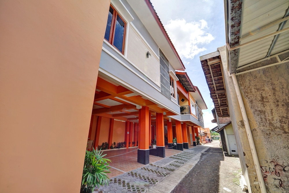 Hotel O near Ahmad Dahlan University formerly Endrayanti Inn in YOGYAKARTA