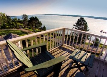 Spruce Point Inn Resort Spa 4/40