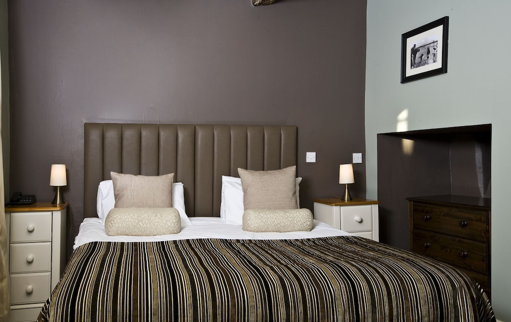 Royal Hotel 18/69