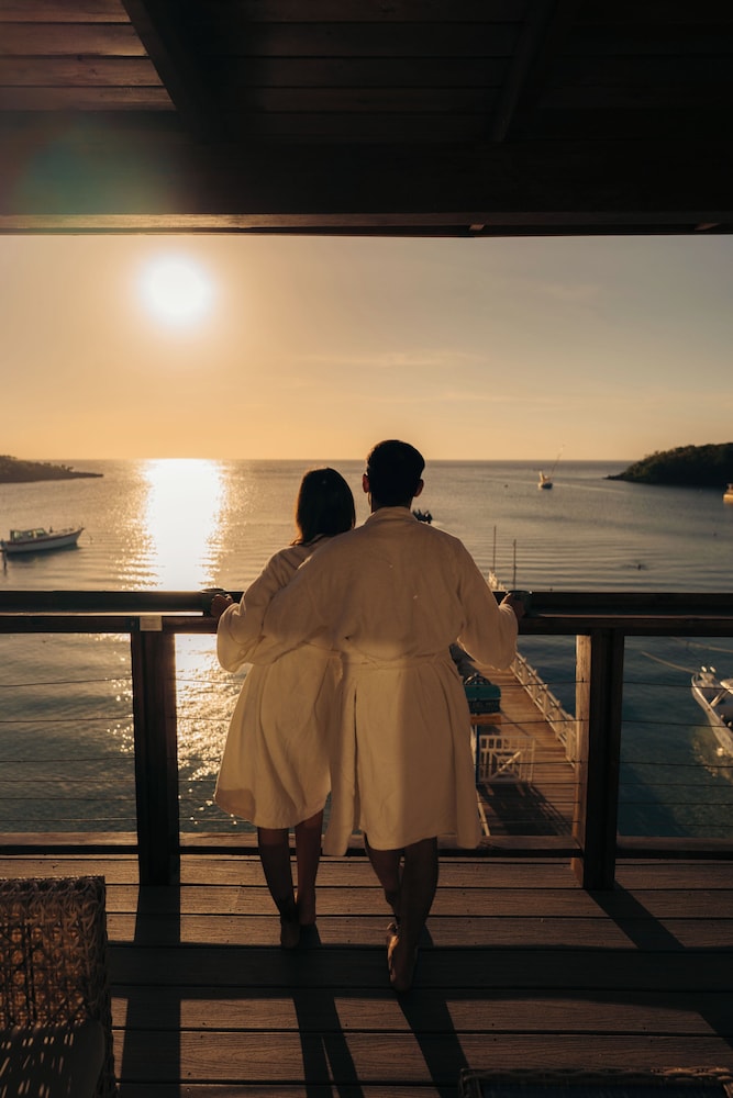 The Beach House Boutique Hotel 43/49