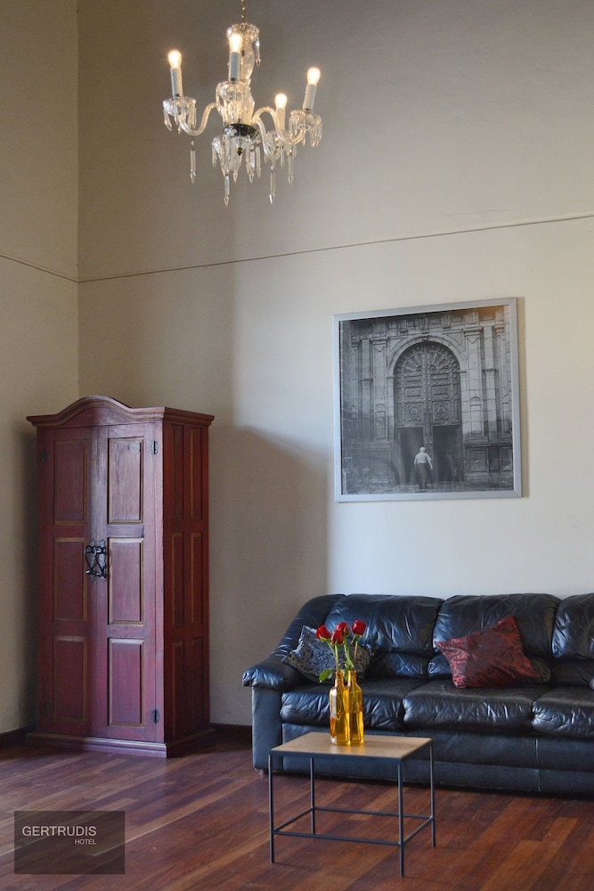 Gertrudis Hotel 41/45