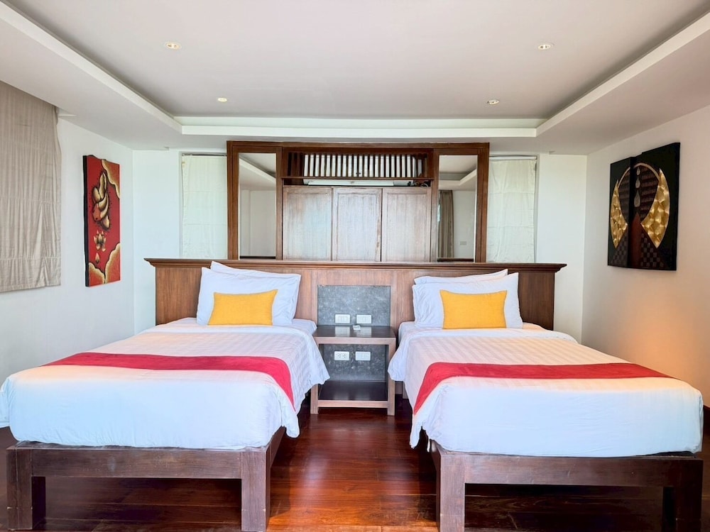 4 Bedrooms, Grand, Villa, 4 King Beds, Beach Front, Private Pool