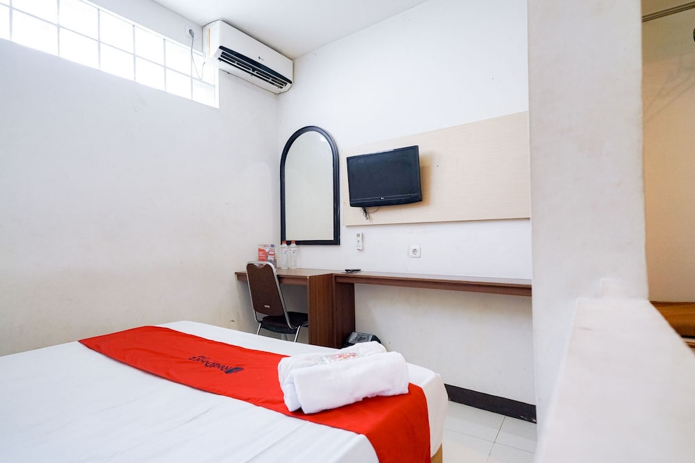 Reddoorz Near Braga Street 12/39