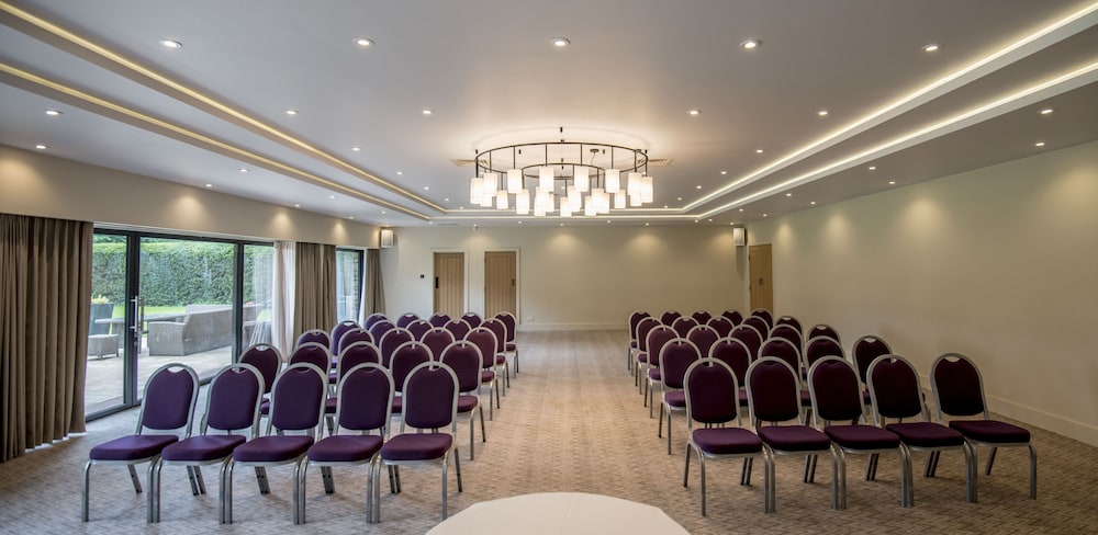 Stonehouse Court Hotel 66/80