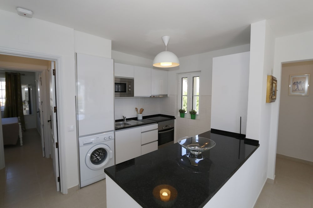APARTAMENTOS THE OLD VILLAGE BY VILLAGE 4U 10/75