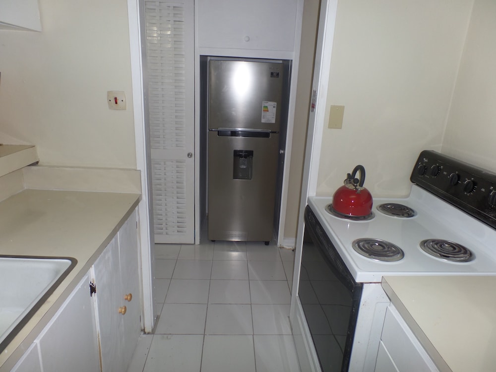 Skyclub Beach Suite at Mobay Club 23/23