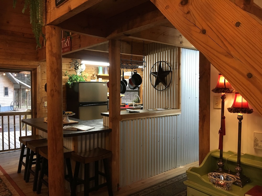 Cora s Cabins 40/50