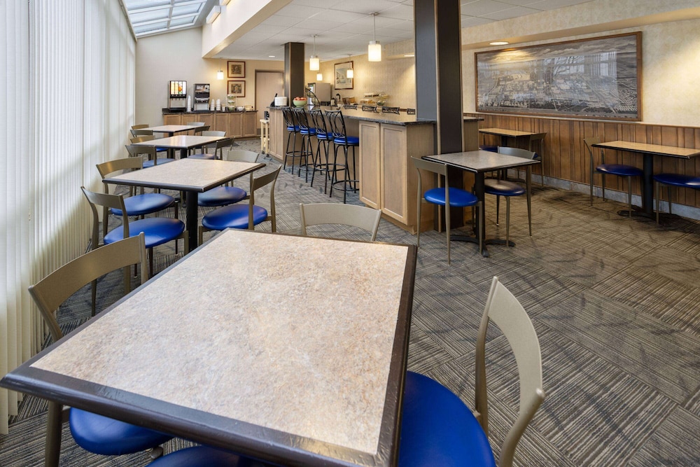 Days Inn by Wyndham Penn State 31/50