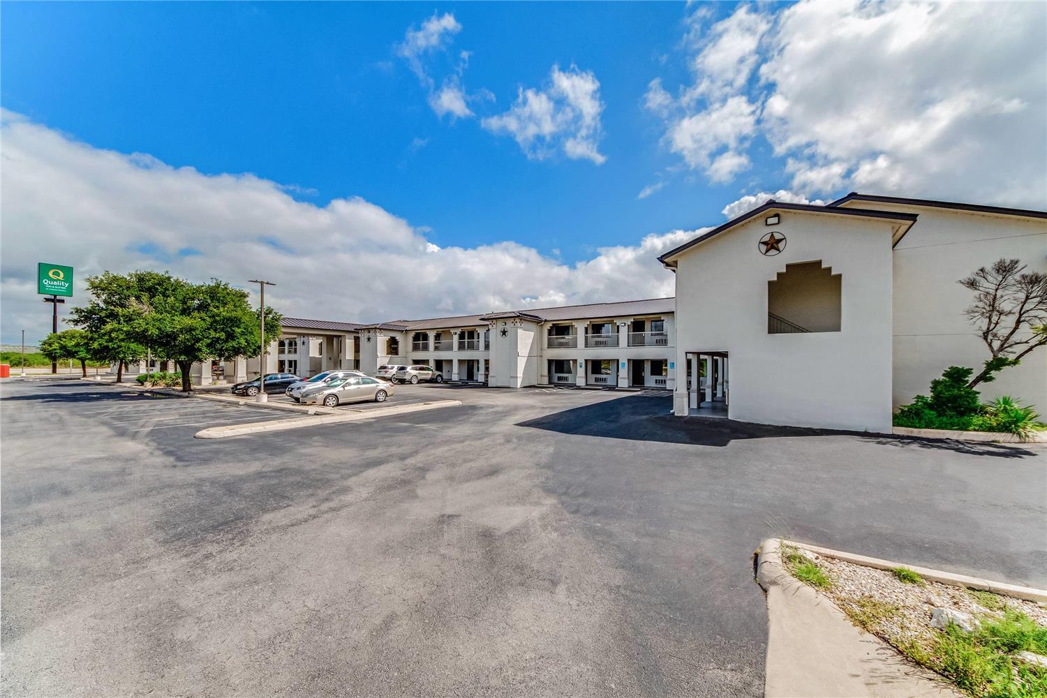 Quality Inn & Suites Junction, TX 29/30