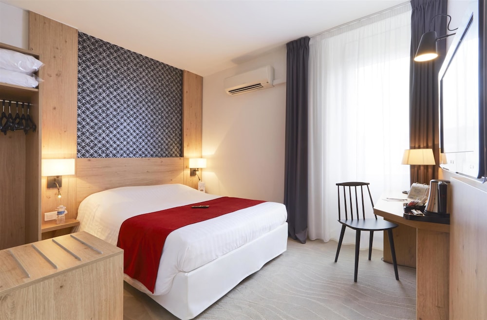 Kyriad Vannes Centre Ville 23/64
