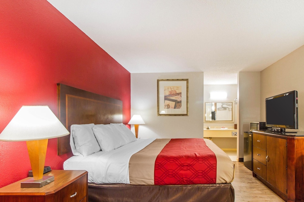 Econo Lodge Athens I-75 13/38