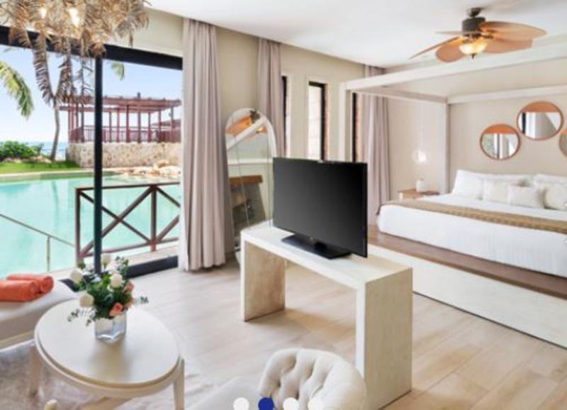 Swim Out, Castle, Junior Suite