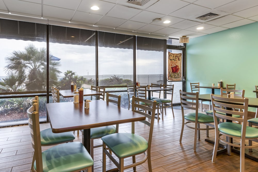 Tropical Winds Resort 31/50