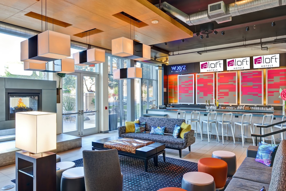 Aloft Phoenix Airport 32/62