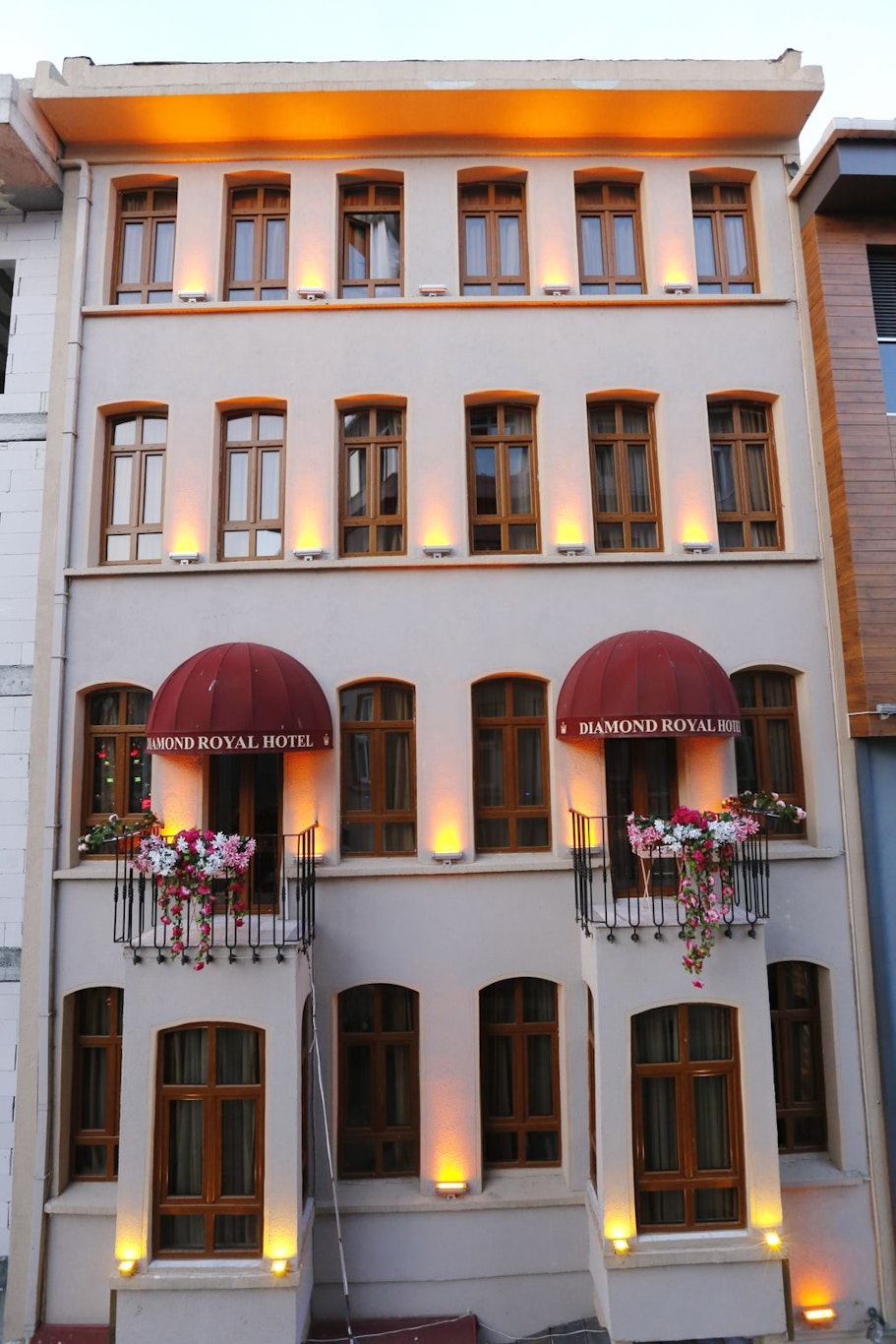 Diamond Royal Hotel 2/41