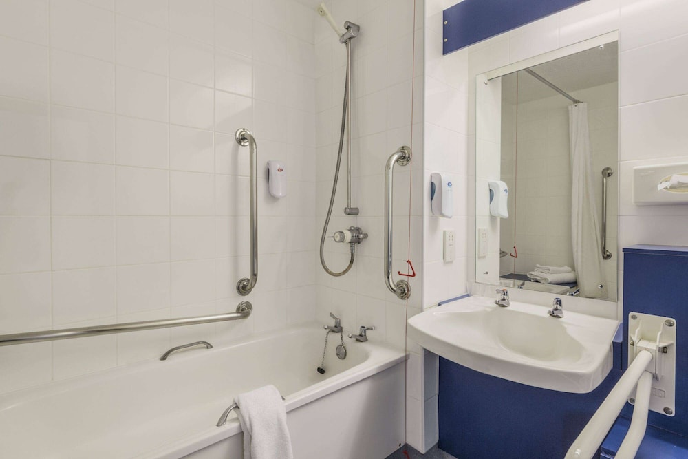 غرفة بسرير مزدوج، Days Inn by Wyndham Magor 4/4