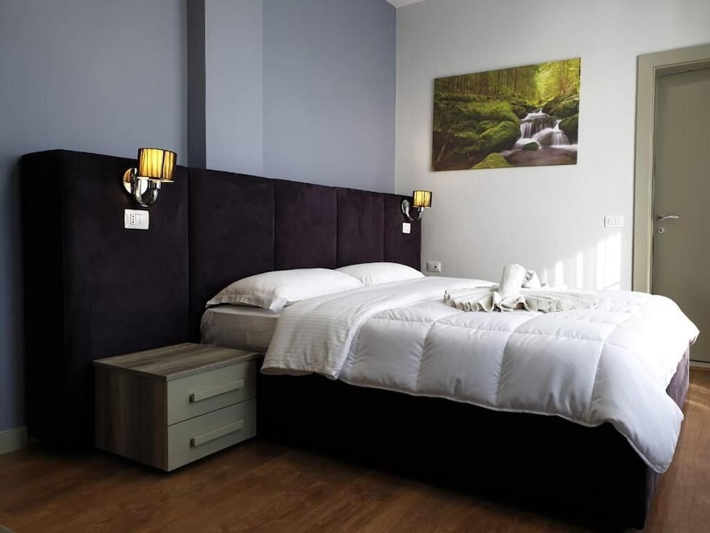 PERANDOR BEACH HOTEL 36/64