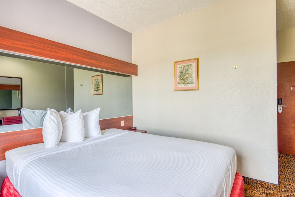 Trident Inn And Suites 12/60