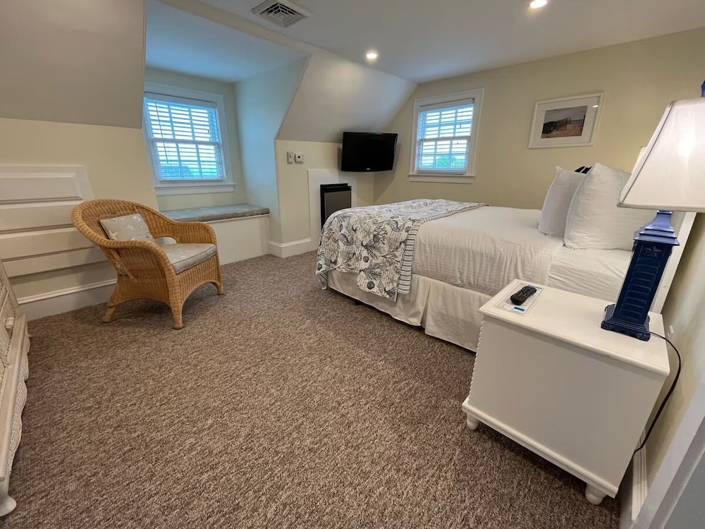 Beach Breeze Inn 27/50
