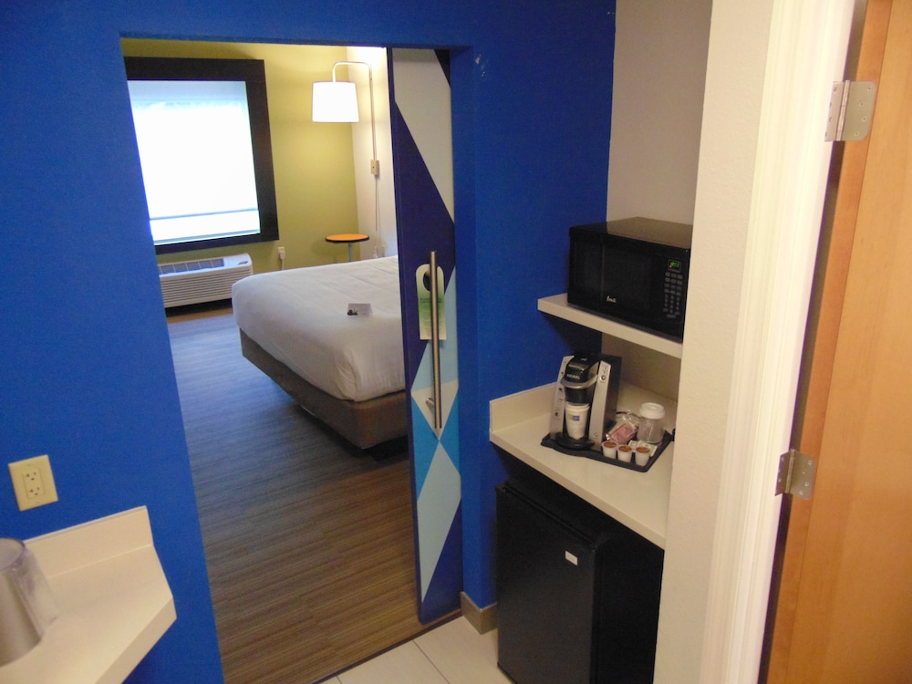 Holiday Inn Express Suites Boynton Beach West 26/71