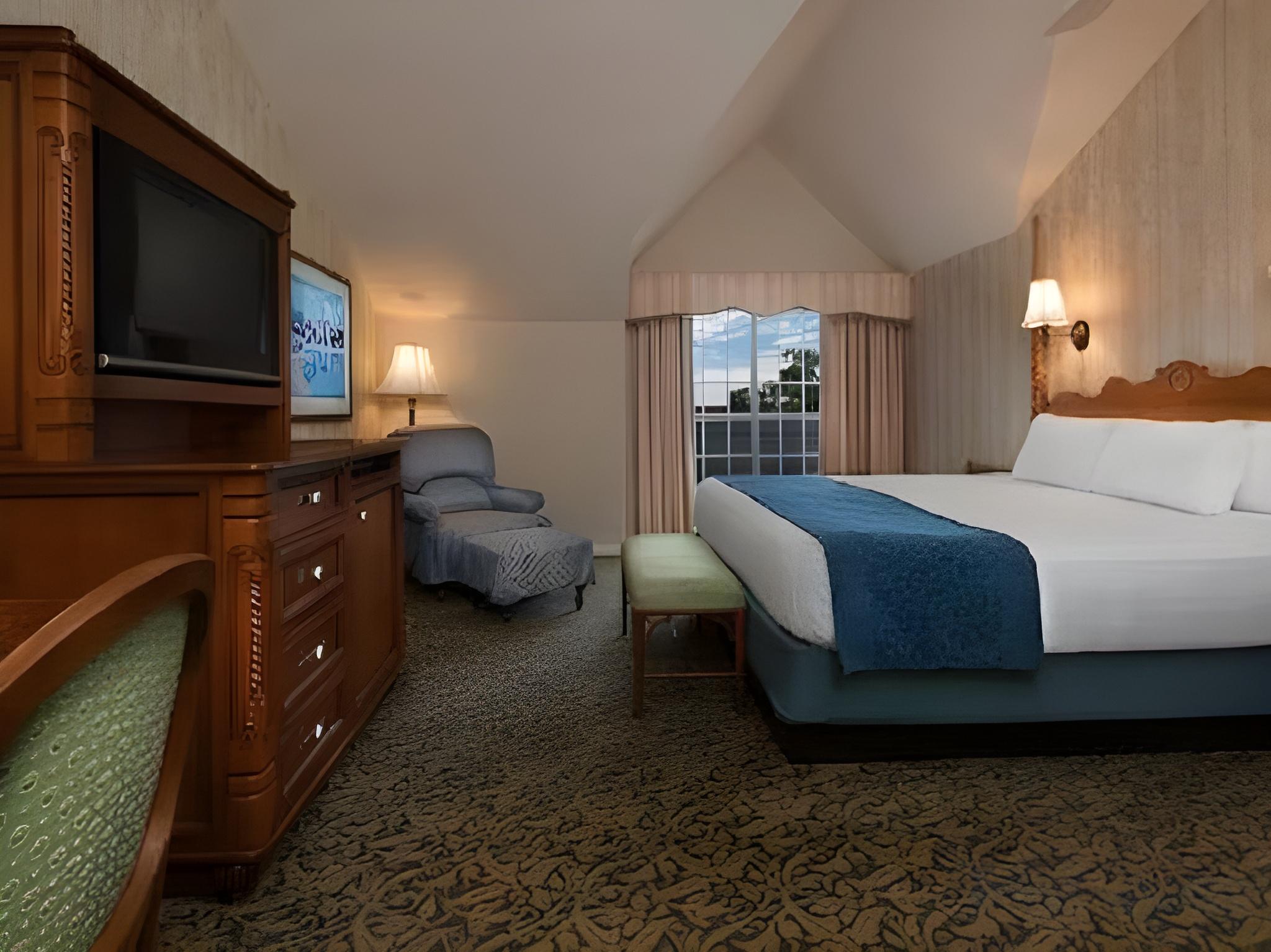 2 Bedrooms, Suite, Club Floor