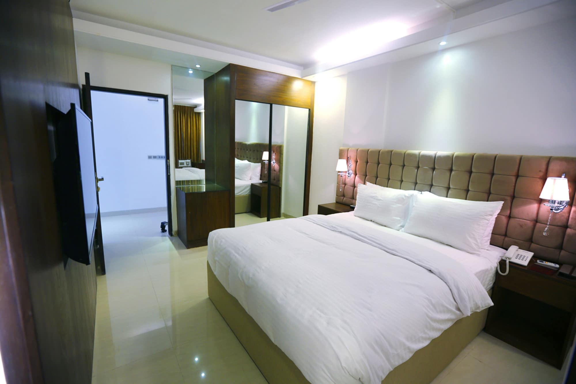 1 Bedroom, Business, Single, Double Bed, City View