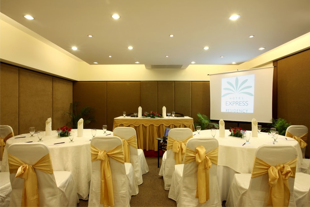Hotel Express Residency Vadodara 37/46