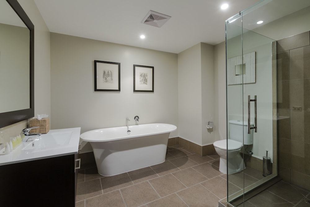 QUEENSTOWN VILLAGE APARTMENTS 15/54