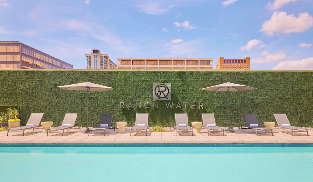 Hyatt Regency Houston/Galleria 70/74