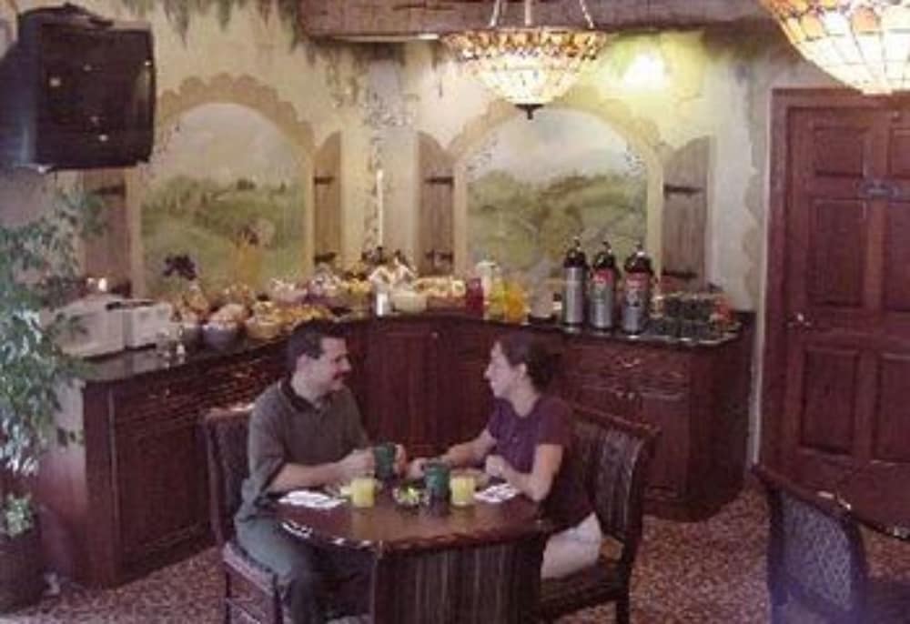 Hearthstone Inn & Suites 44/65