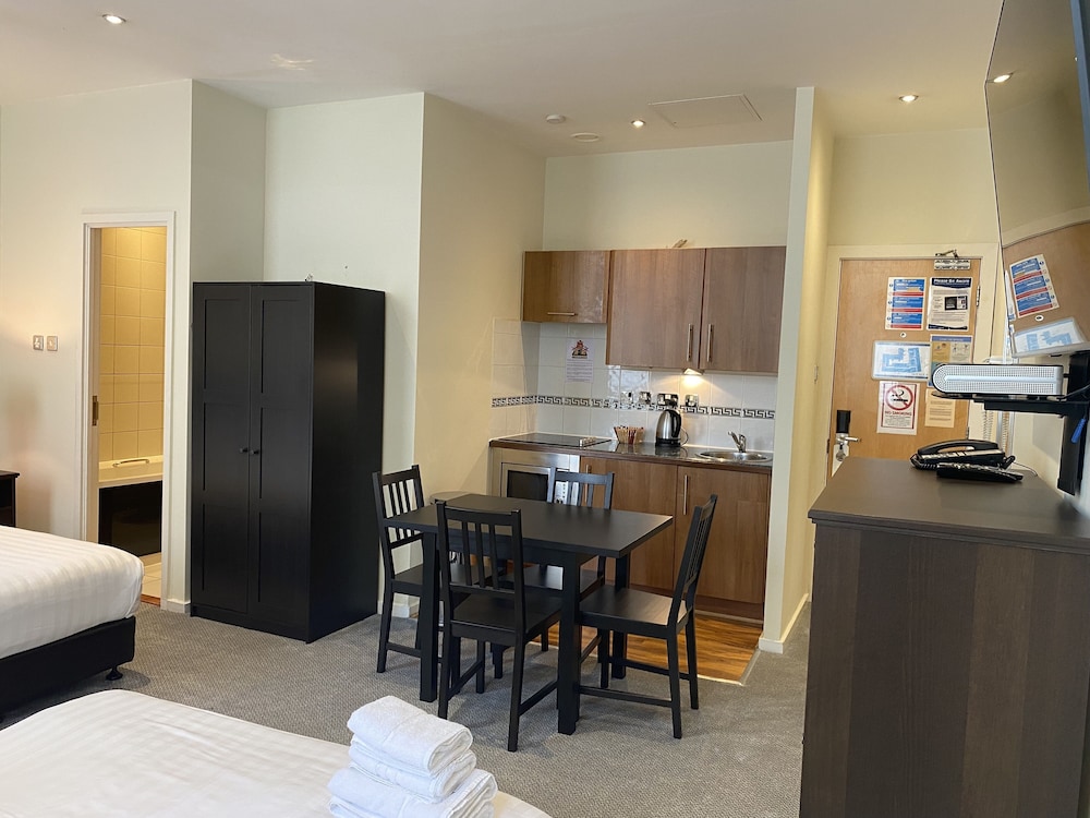 Grand Plaza Serviced Apartments 61/76