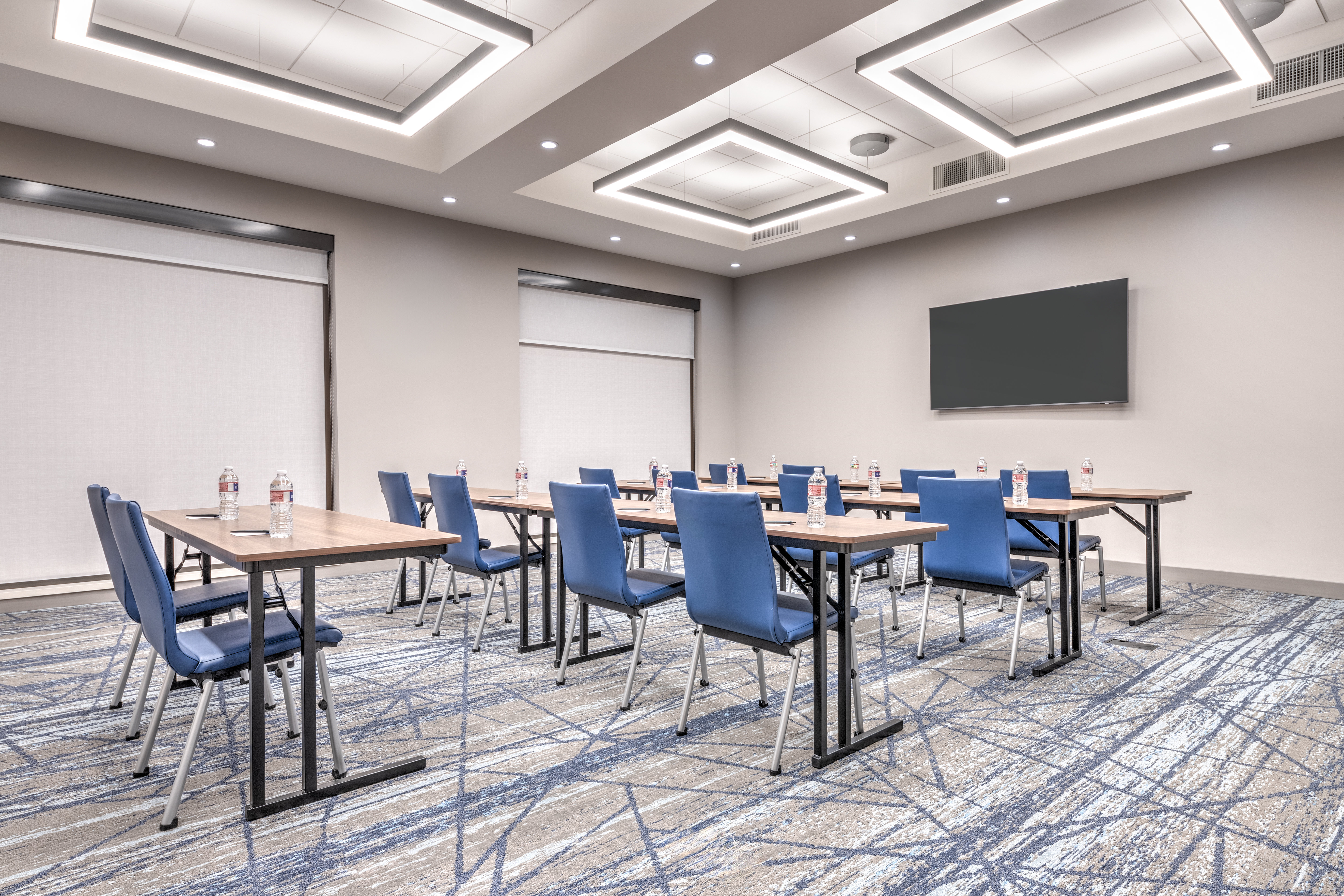 Holiday Inn Express & Suites Austin Airport East 36/44