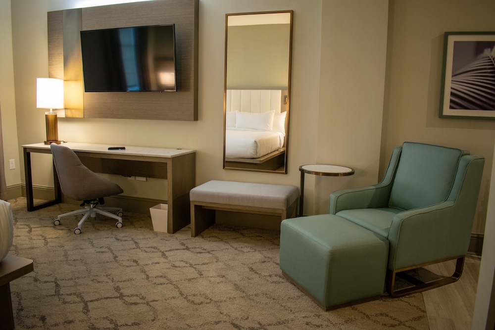 Centennial Plaza Resort Gulfport 23/50