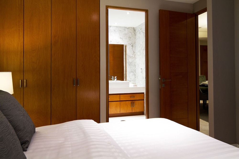 Pennsylvania Suites 12/53