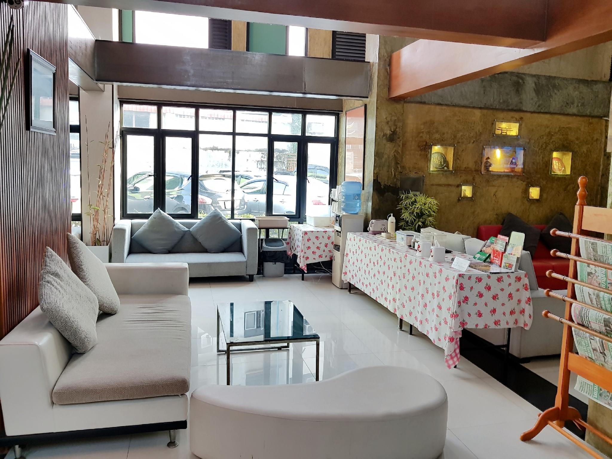 Izen Pure Budget Hotel & Residences 44/49
