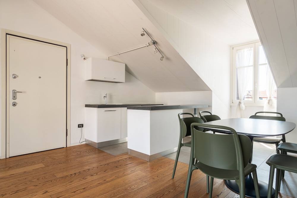 Easyhomes - Brera Luxury Suites 28/42