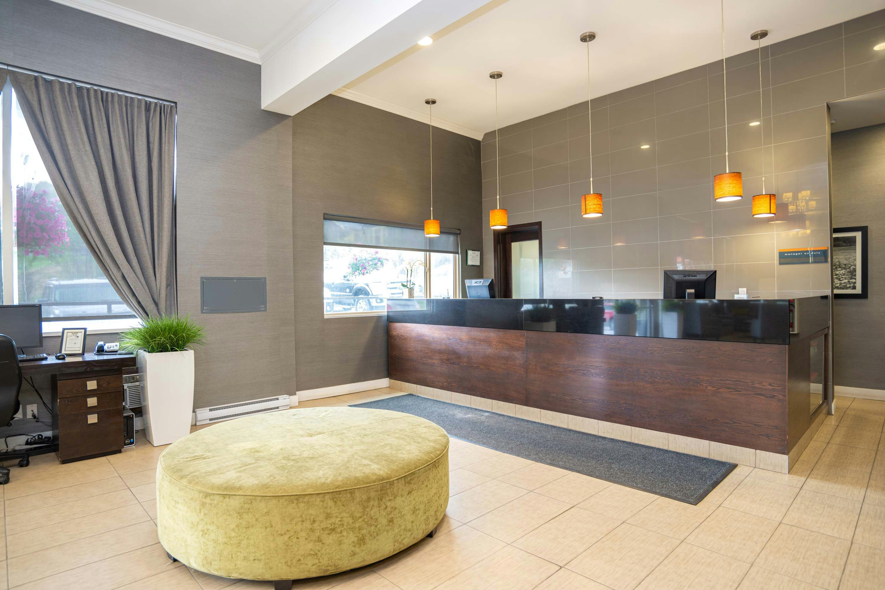 Sandman Hotel & Suites Williams Lake 5/40