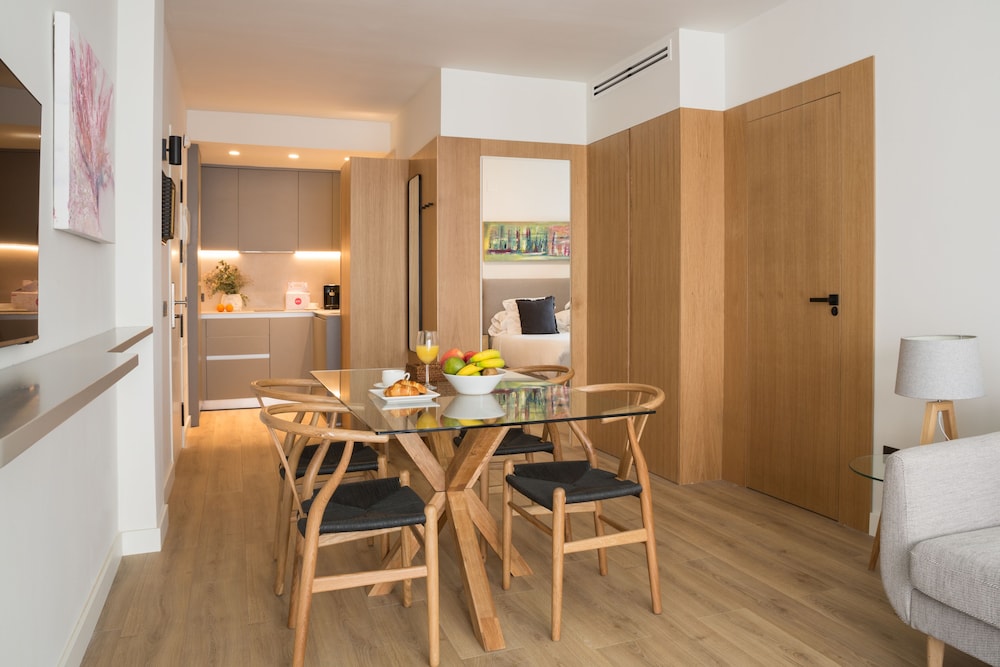 PUERTA CATEDRAL SUITES 42/50