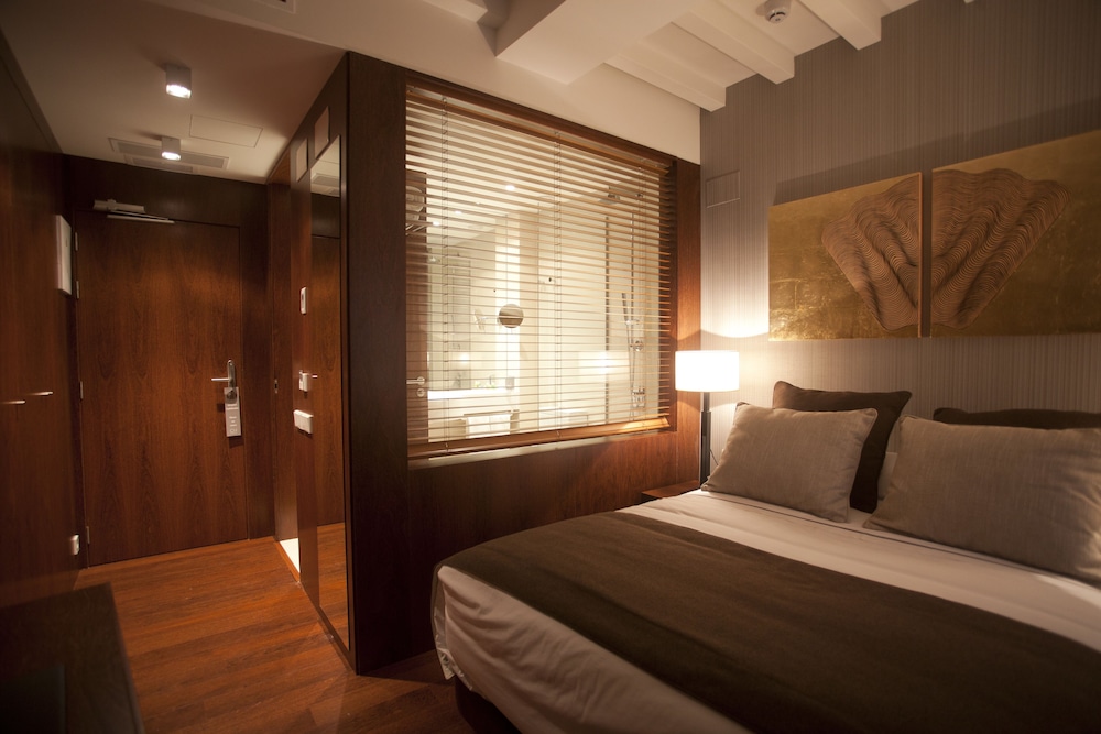 BASIC, DOUBLE BED