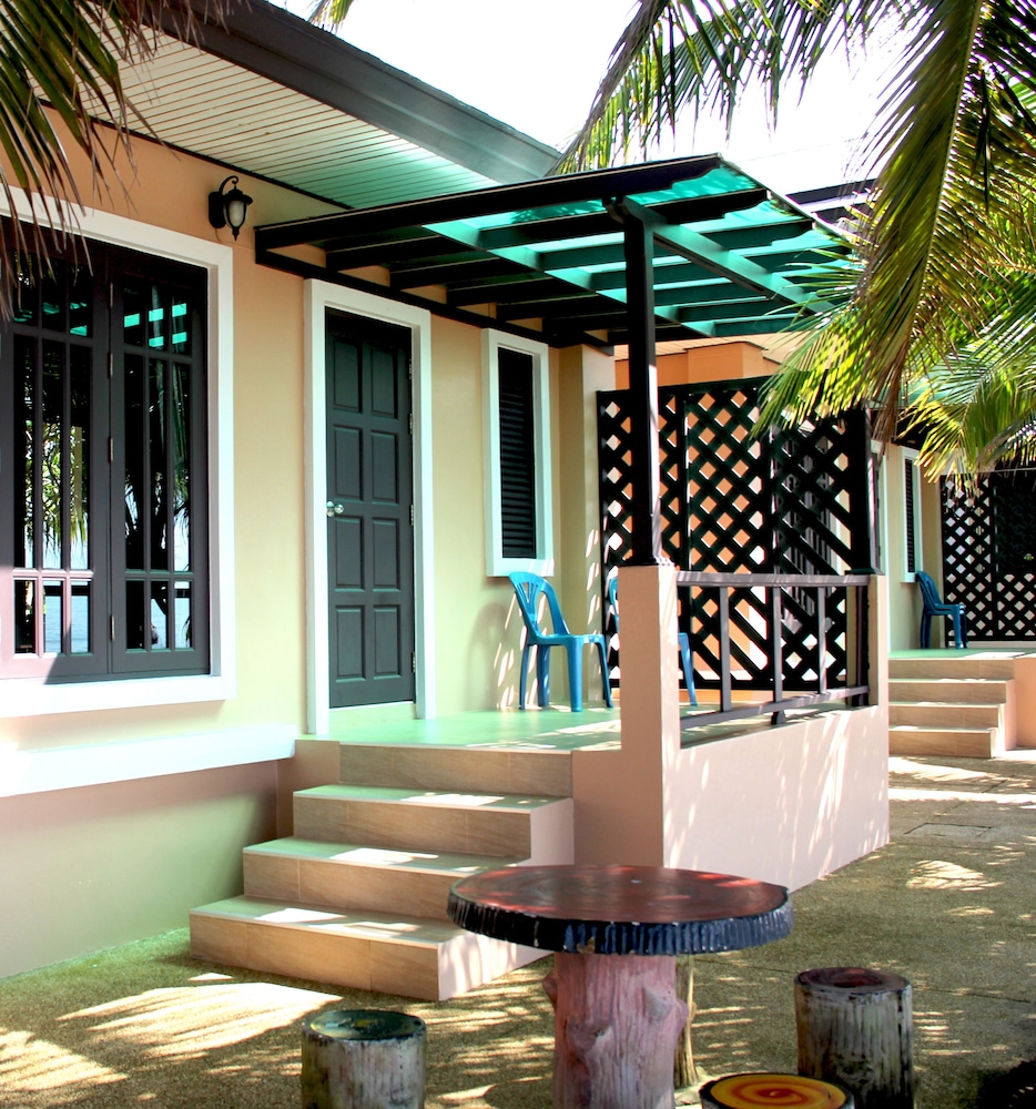 Baan Faa Talaychan Resort 12/65