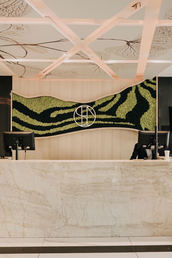 Sens Hotel 61/64