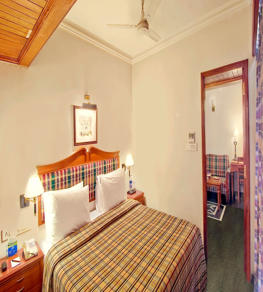 Rivera Sarovar Portico, Ahmedabad 3/25