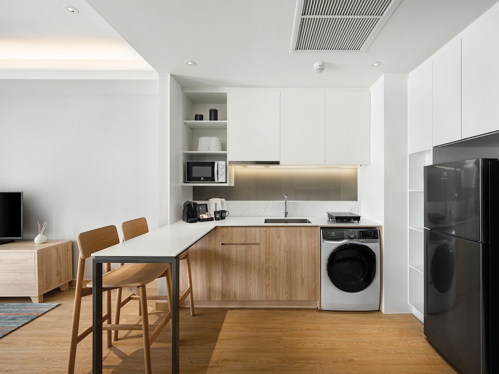 Oakwood Suites Bangkok 29/42