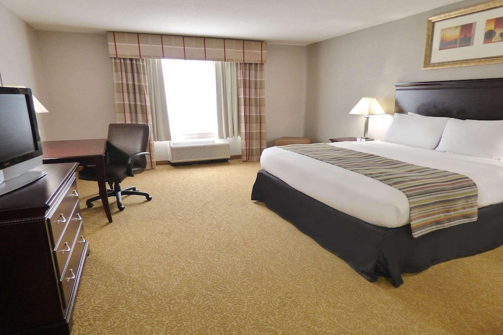 SUITE, KING BED