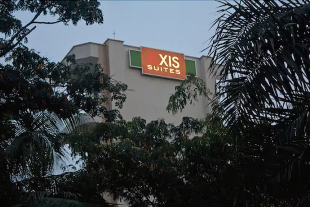Axis Suites Hotel 38/38